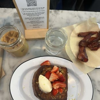 DERU Market - French toast and bacon - Pizza Near Me - Kirkland, Washington DERU Market - French toast and bacon - Pizza Near Me - Kirkland, Washington