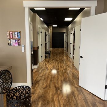Bronze Tanning - Hallway. - Spray Tanning Near Me - Belmont, California