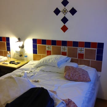 Hotel Dolores Alba - Bedroom.  Pretty spartan, but it gets the job done. - Hotels Near Me - Cancún, ROO