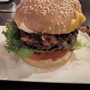 Plan B Burger Bar - Bacon Cheeseburger Deluxe - Burgers Near Me - Springfield, Massachusetts