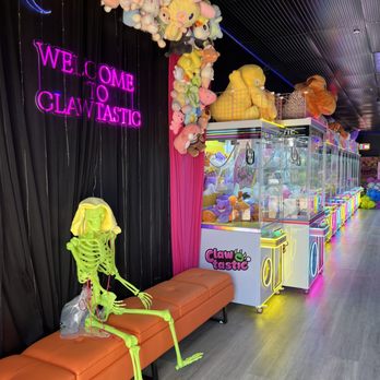 Clawtastic - Arcades Near Me - Houston, Texas
