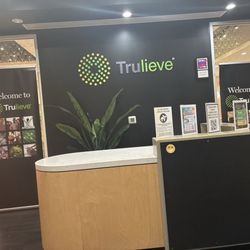 Trulieve Miami Beach Dispensary - This is the entrance of the true leave of Miami