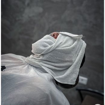 Veloz Barbershop - If you want to relax with a hot towel just come Velozbarbershop spa and receive a 10% discount on your first appointment. - Barbers Near Me - Saugus, Massachusetts Veloz Barbershop - If you want to relax with a hot towel just come Velozbarbershop spa and receive a 10% discount on your first appointment. - Barbers Near Me - Saugus, Massachusetts