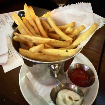 Harry's Bar - Sports Bars Near Me - San Francisco, California
