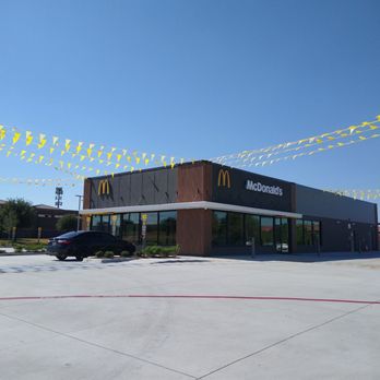 McDonald's - a car parked in front of a mcdonald's - Fast Food Near Me - Fort Worth, Texas McDonald's - a car parked in front of a mcdonald's - Fast Food Near Me - Fort Worth, Texas