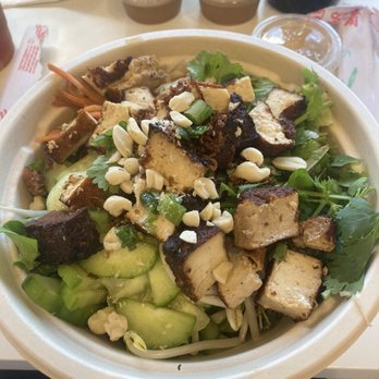 Viet Nom Noms - Tofu salad bowl - Vietnamese Near Me - Bellaire, Texas Viet Nom Noms - Tofu salad bowl - Vietnamese Near Me - Bellaire, Texas