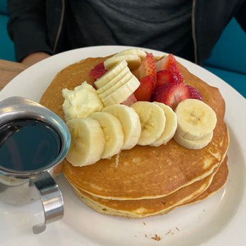 Staks Pancake Kitchen - Memphis - Strawberry banana short stack - American Near Me - Memphis, Tennessee Staks Pancake Kitchen - Memphis - Strawberry banana short stack - American Near Me - Memphis, Tennessee