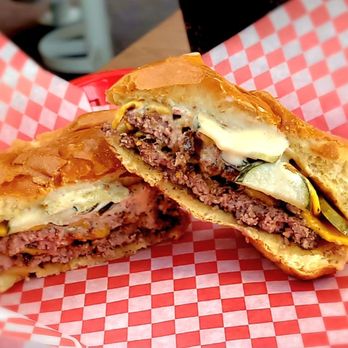 Small Cheval- Rosemont - Double bacon cheeseburger - Burgers Near Me - Rosemont, Illinois