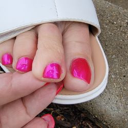 312 Nails & Spa - Jagged edges, worse pedicure and customer service.