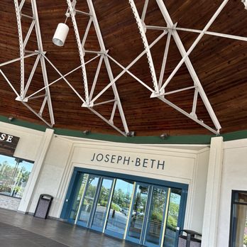 Joseph-Beth Booksellers - Bookstores Near Me - Lexington, Kentucky