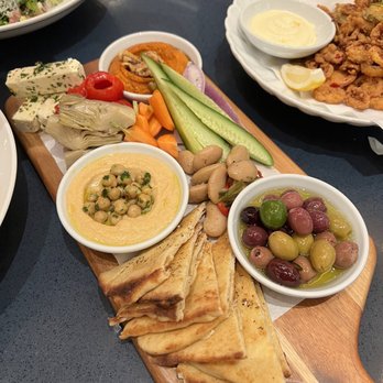 Vida - Mediterranean Mezze Board - American Near Me - Las Vegas, Nevada
