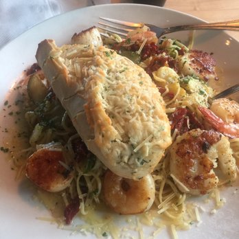 Oceans & Ale - Shrimp & Scallop Linguini - Seafood Near Me - Williamsburg, Virginia Oceans & Ale - Shrimp & Scallop Linguini - Seafood Near Me - Williamsburg, Virginia