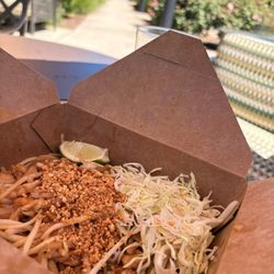 Pad Thai to go