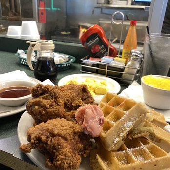 Metro Diner - Cheesiest Grits 2 Eggs Fried Chicken & Waffle - American Near Me - Tampa, Florida Metro Diner - Cheesiest Grits 2 Eggs Fried Chicken & Waffle - American Near Me - Tampa, Florida