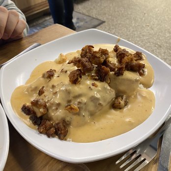 Biscuit Head - Fried chicken biscuits and gravy - Cafes Near Me - Asheville, North Carolina Biscuit Head - Fried chicken biscuits and gravy - Cafes Near Me - Asheville, North Carolina