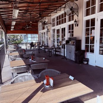 Celebration Town Tavern - Outdoor patio - Pubs Near Me - Celebration, Florida Celebration Town Tavern - Outdoor patio - Pubs Near Me - Celebration, Florida