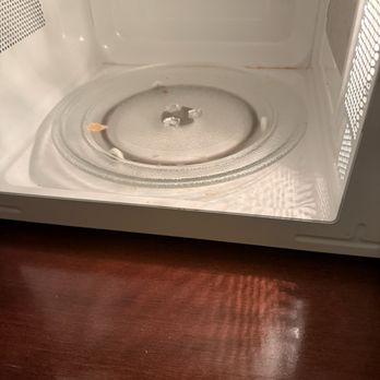 Park Inn by Radisson - Dirty microwave - Hotels Near Me - West Middlesex, Pennsylvania