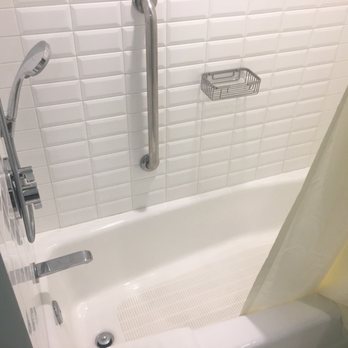 Kaimana Beach Hotel - Regular tub - Hotels Near Me - Honolulu, Hawaii Kaimana Beach Hotel - Regular tub - Hotels Near Me - Honolulu, Hawaii