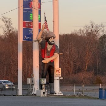 Bill's Truck Stop Restaurant - "Big Bill" is a large fiberglass figure, intentionally visible from Interstate-85 - American Near Me - Linwood, North Carolina Bill's Truck Stop Restaurant - "Big Bill" is a large fiberglass figure, intentionally visible from Interstate-85 - American Near Me - Linwood, North Carolina