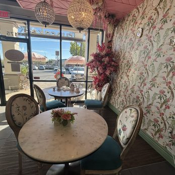 Sweet Scape Bakery - Adorable dining section! - Cupcakes Near Me - Scottsdale, Arizona Sweet Scape Bakery - Adorable dining section! - Cupcakes Near Me - Scottsdale, Arizona