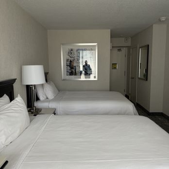 Chelsea Hotel, Toronto - Hotels Near Me - Toronto, Ontario Chelsea Hotel, Toronto - Hotels Near Me - Toronto, Ontario