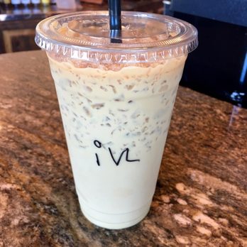 Looney Bean Coffee Roasting Co - Iced vanilla latté - Coffee & Tea Near Me - Montrose, Colorado