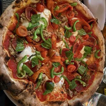 Pazzi Di Pizza - Pizza with green peppers, tomatoes, fresh mozzarella , pepperoni, basil, mushrooms, and red bell peppers. - Italian Near Me - Park Ridge, Illinois
