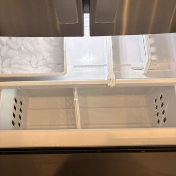 V.I Cleaning Services - Before and after pictures of one of our recent clean (move out clean ) - Home Cleaning Near Me - Kyle , Texas V.I Cleaning Services - Before and after pictures of one of our recent clean (move out clean ) - Home Cleaning Near Me - Kyle , Texas
