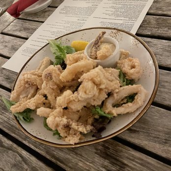 Hunter's Head Tavern - U.S.A.- Sourced Calamari - New American Near Me - Upperville, Virginia Hunter's Head Tavern - U.S.A.- Sourced Calamari - New American Near Me - Upperville, Virginia