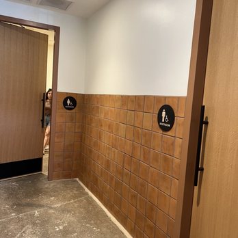 Pullman Market - Men and women's restrooms - Grocery Near Me - San Antonio, Texas Pullman Market - Men and women's restrooms - Grocery Near Me - San Antonio, Texas