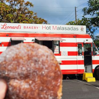 Leonard's Bakery - Gettin' my malasada fix! - Food Trucks Near Me - Kaneohe, Hawaii
