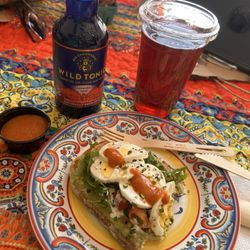 Avocado toast & kombucha