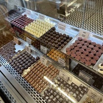 Museo del Chocolate - Pralines - Chocolatiers & Shops Near Me - Barcelona, B