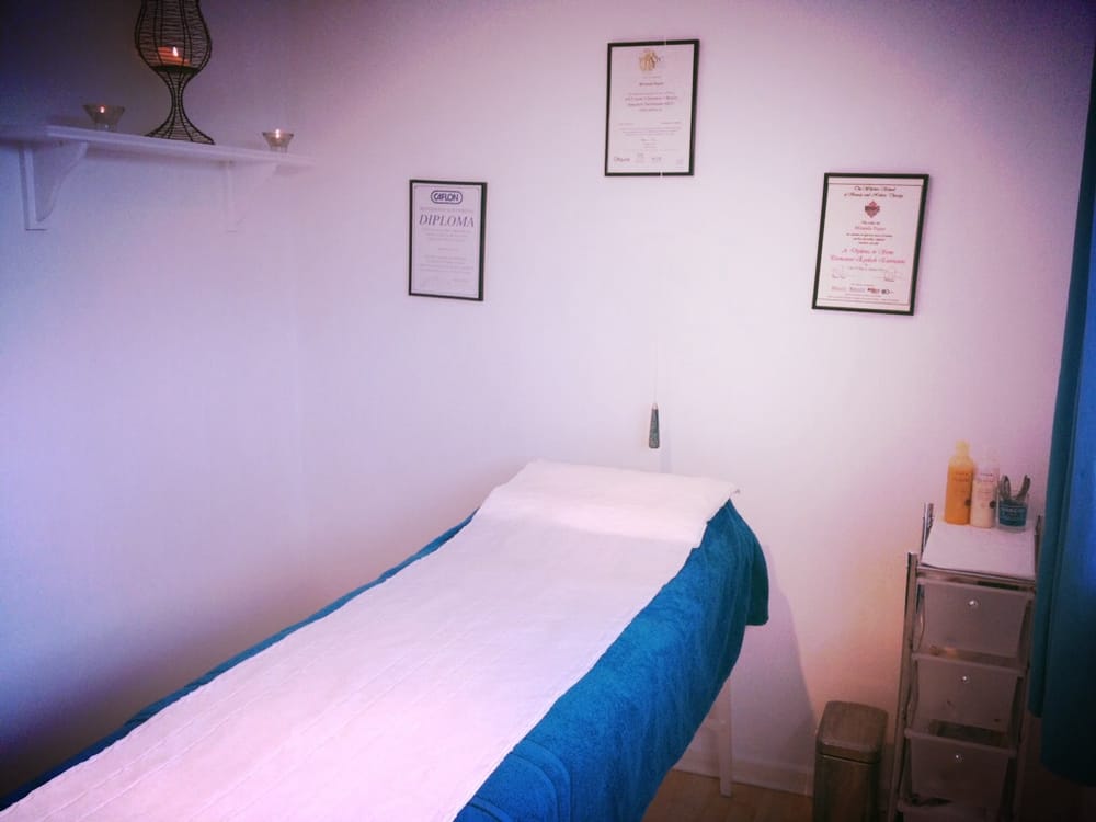 VINTAGE BEAUTY 13 Photos 44 Black Jack Street, Cirencester