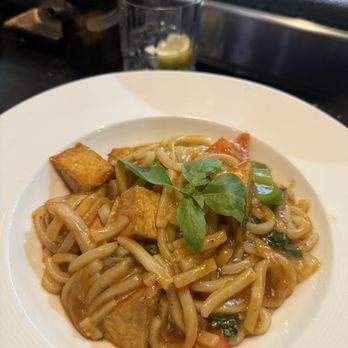 Kouun Asian Eatery - Udon pad kee mow - Sushi Bars Near Me - West Palm Beach, Florida