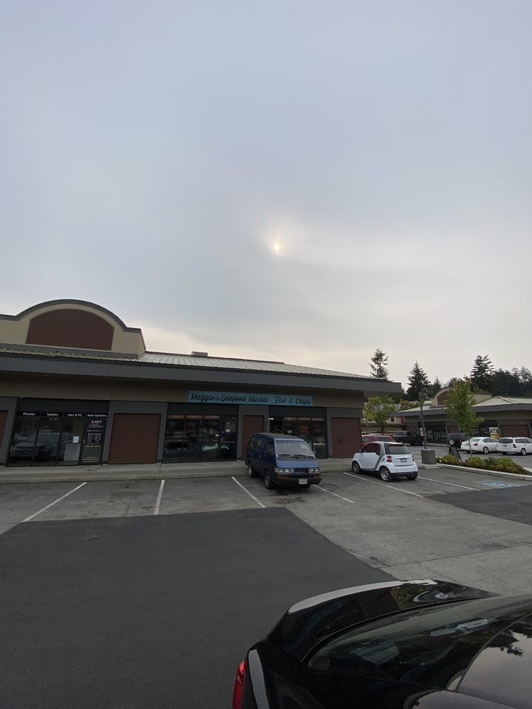 MAGGIE’S SEAFOOD MARKET 12 Photos 41277 Island High Way, Nanaimo