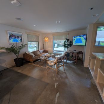 Brut Hotel - Hotels Near Me - Tulsa, Oklahoma