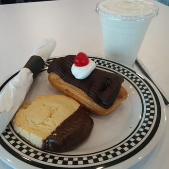Three Brothers Bakery - Eclair and cookie - Bakeries Near Me - Houston, Texas Three Brothers Bakery - Eclair and cookie - Bakeries Near Me - Houston, Texas