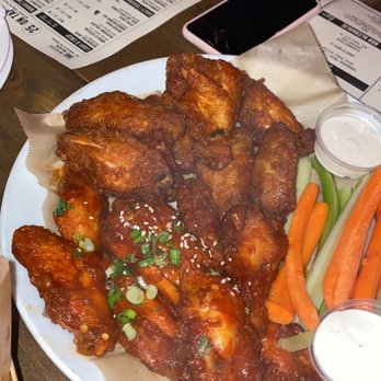 Biergarten - Wing platter - Gastropubs Near Me - Los Angeles, California