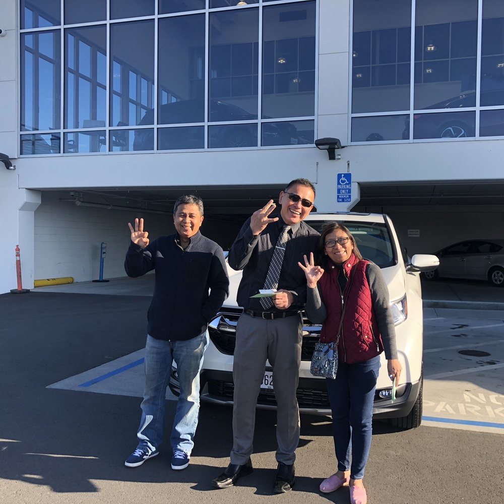 Honda San Carlos - Car lease at Primo Honda with the help of our 2 favorite agents Renan Fontanilla & Bobby Quema (not in picture) - Car Dealers Near Me - San Carlos, California Honda San Carlos - Car lease at Primo Honda with the help of our 2 favorite agents Renan Fontanilla & Bobby Quema (not in picture) - Car Dealers Near Me - San Carlos, California