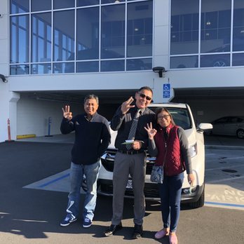 Honda San Carlos - Car lease at Primo Honda with the help of our 2 favorite agents Renan Fontanilla & Bobby Quema (not in picture) - Car Dealers Near Me - San Carlos, California Honda San Carlos - Car lease at Primo Honda with the help of our 2 favorite agents Renan Fontanilla & Bobby Quema (not in picture) - Car Dealers Near Me - San Carlos, California