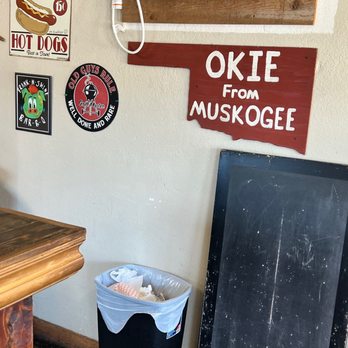 Frank-N-Swine - ows a kitchen with a table and a trash can - Barbeque Near Me - Muskogee, Oklahoma Frank-N-Swine - ows a kitchen with a table and a trash can - Barbeque Near Me - Muskogee, Oklahoma