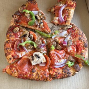 Somerset Vineyard and Winery - Supreme pizza - Wineries Near Me - Temecula, California Somerset Vineyard and Winery - Supreme pizza - Wineries Near Me - Temecula, California