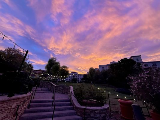 Mimi & Coco Bistro by null