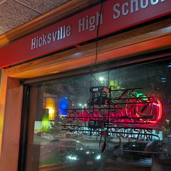 Applebee's Grill + Bar - Front entrance - American Near Me - Hicksville, New York