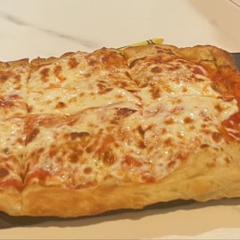 Domenico’s Italian Chop House - Flat bread cheese pizza - Italian Near Me - Temecula, California