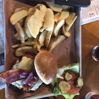 Famous Dave's Bar-B-Que - Barbeque Near Me - Maple Grove, Minnesota
