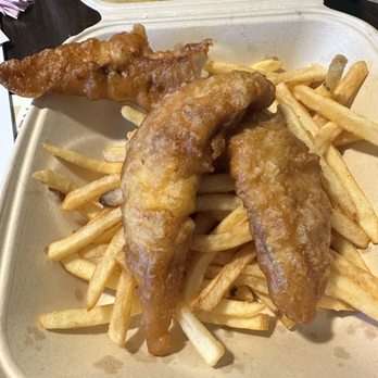 Louka’s Bistro - Fish and chips YUM! - Food Trucks Near Me - Eugene, Oregon