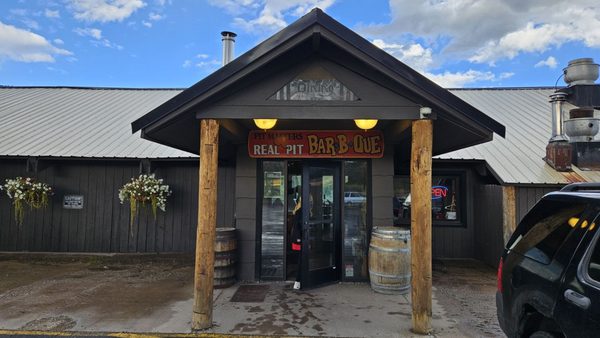 Riverhouse BBQ & Events by null