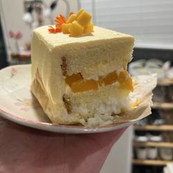 Mango sticky rice cake (to go)